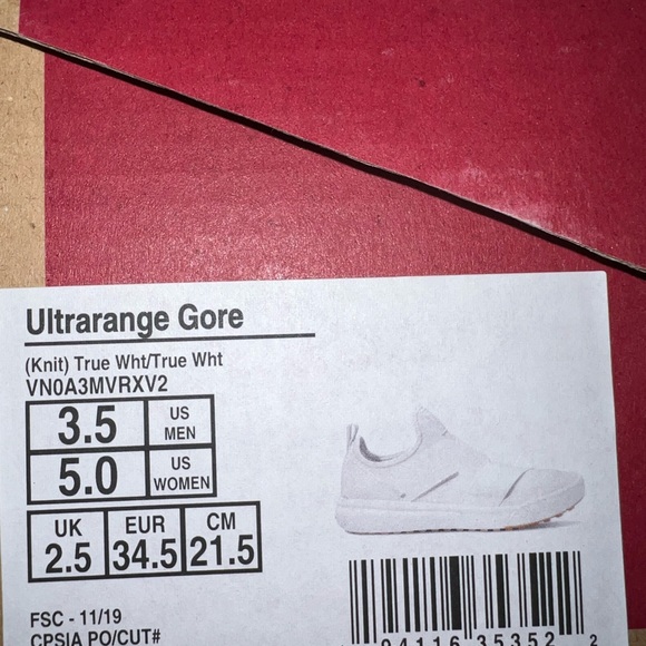 VANS ULTRA RANGE - Picture 2 of 3